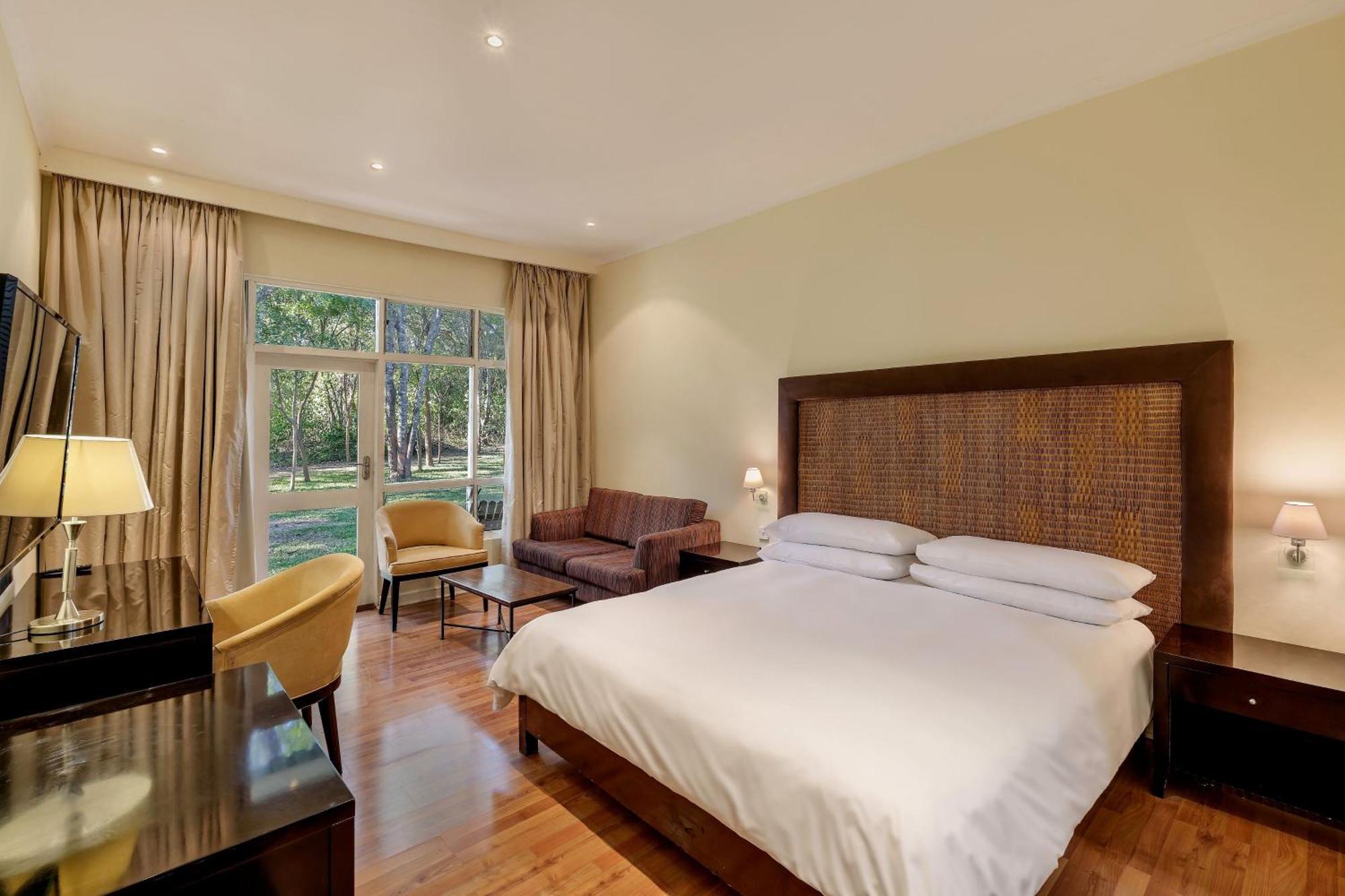 Protea Hotel By Marriott Lusaka Safari Lodge Exterior photo