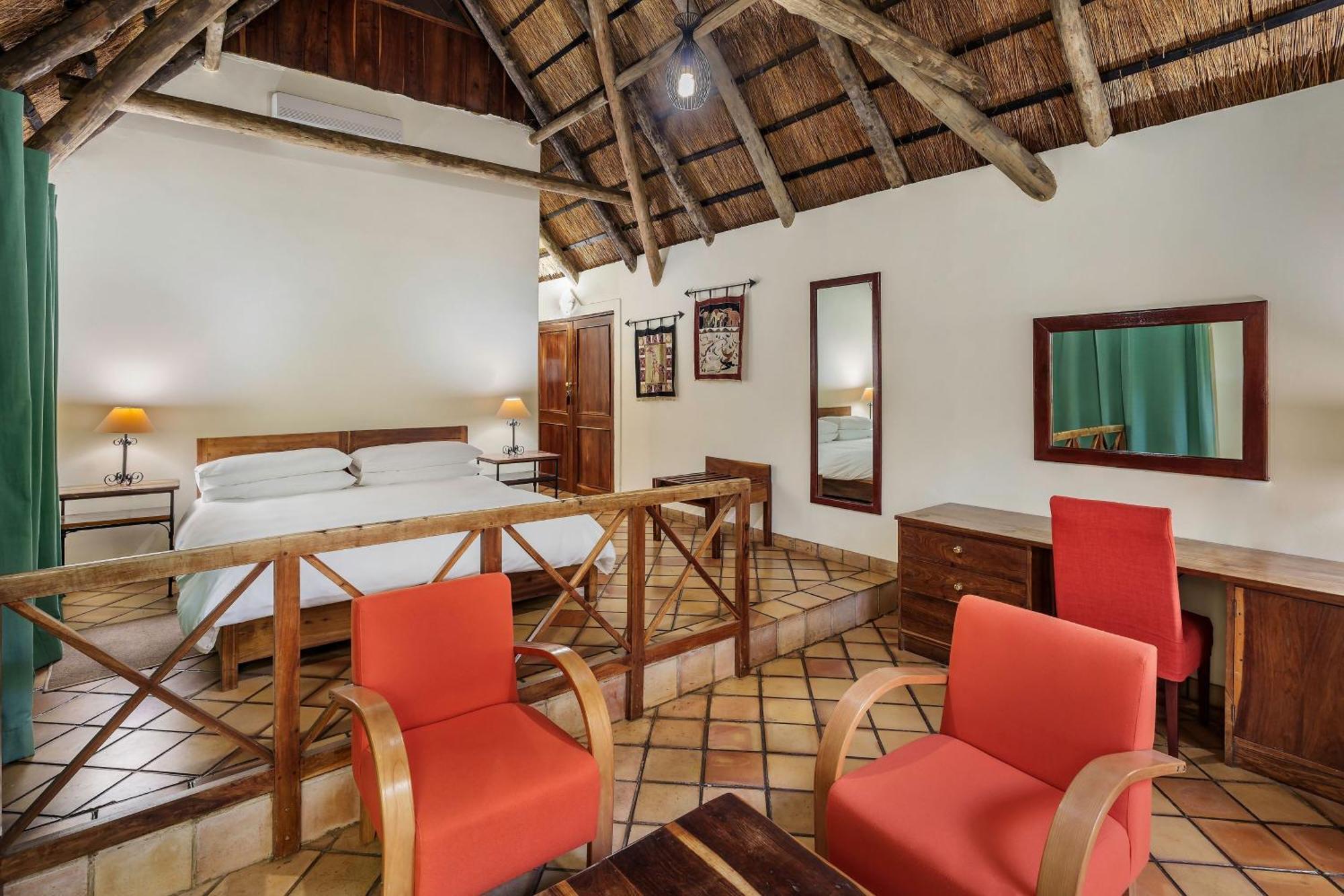 Protea Hotel By Marriott Lusaka Safari Lodge Exterior photo