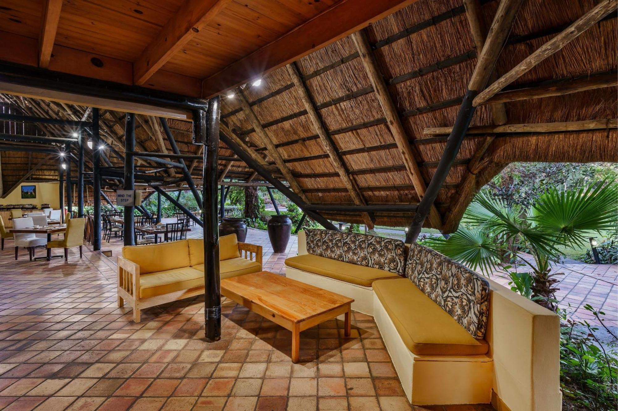 Protea Hotel By Marriott Lusaka Safari Lodge Exterior photo