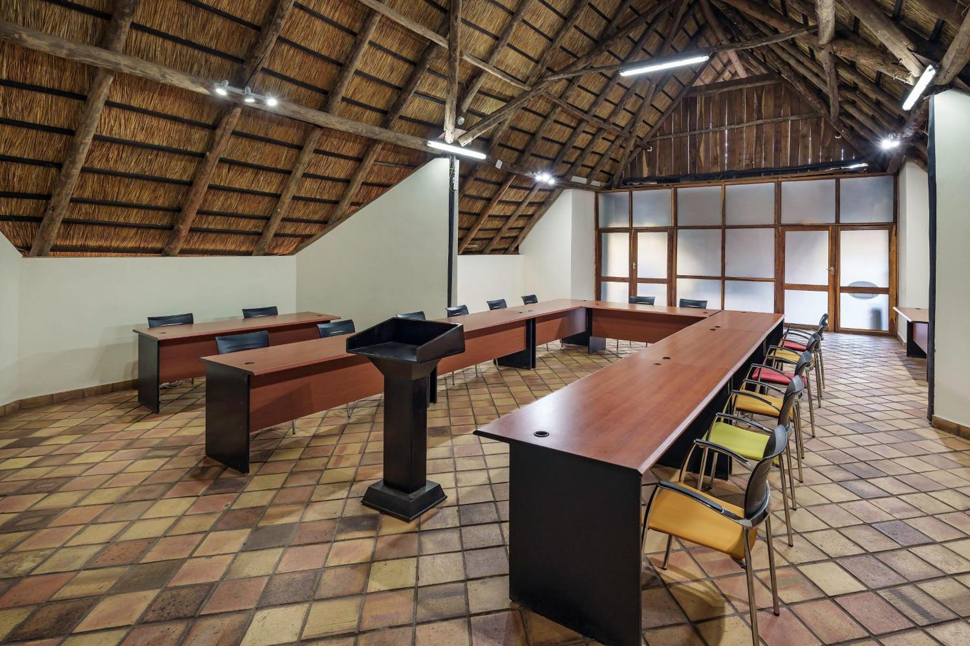 Protea Hotel By Marriott Lusaka Safari Lodge Exterior photo