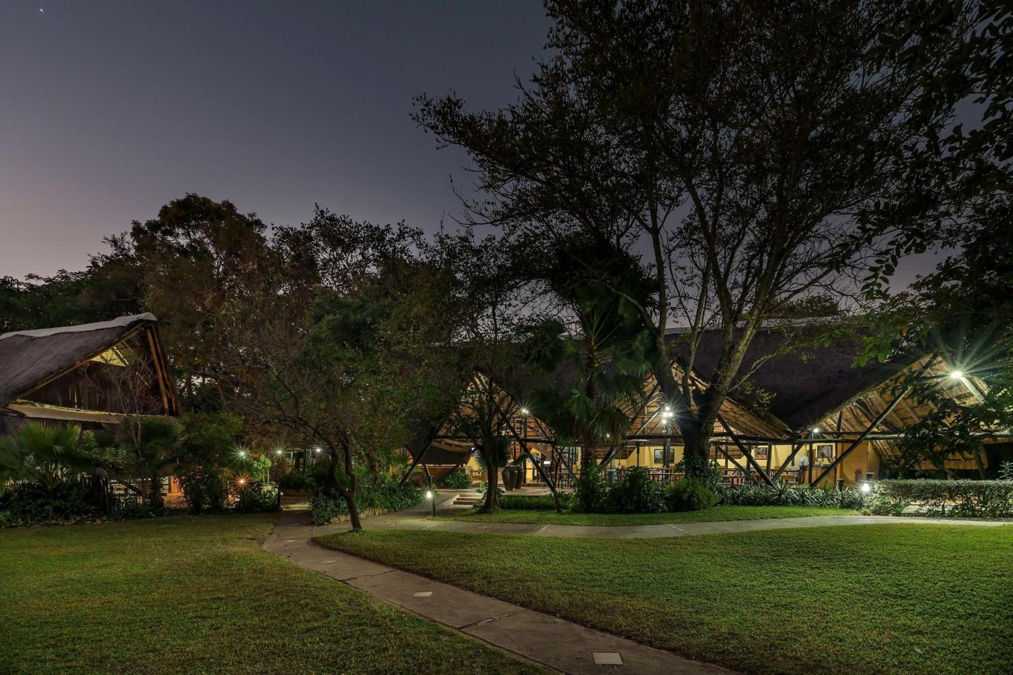Protea Hotel By Marriott Lusaka Safari Lodge Exterior photo