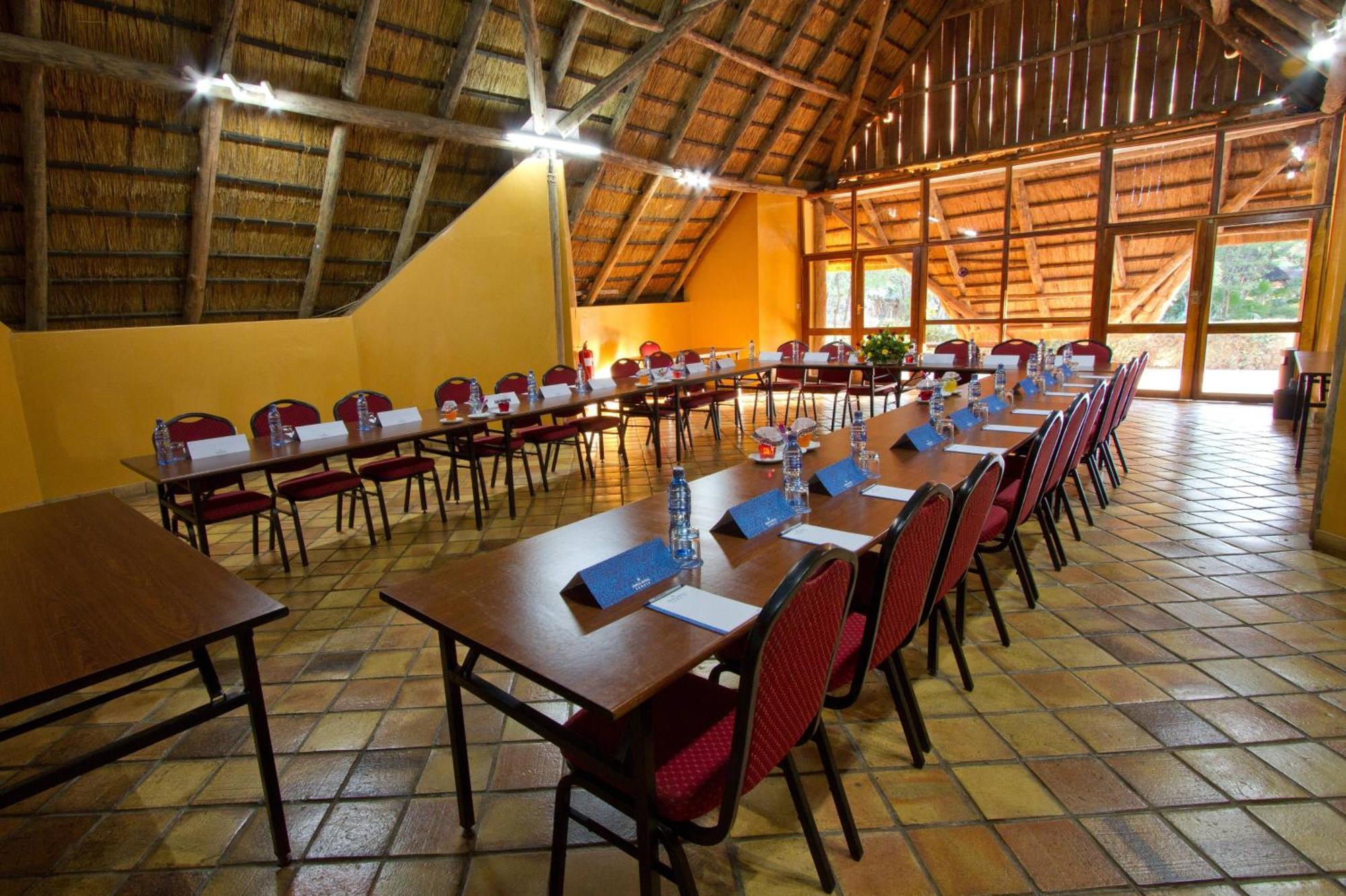 Protea Hotel By Marriott Lusaka Safari Lodge Exterior photo