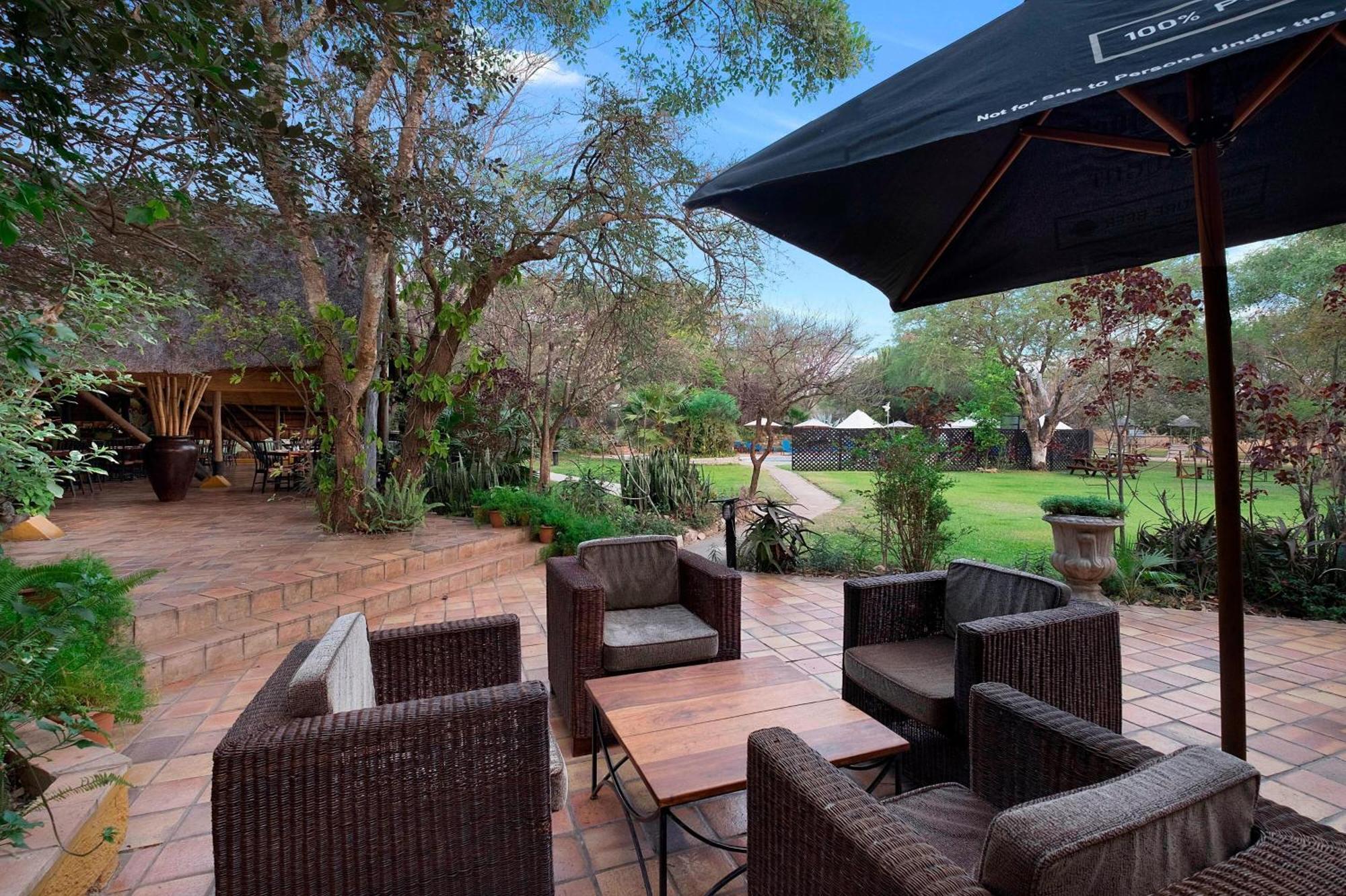 Protea Hotel By Marriott Lusaka Safari Lodge Exterior photo