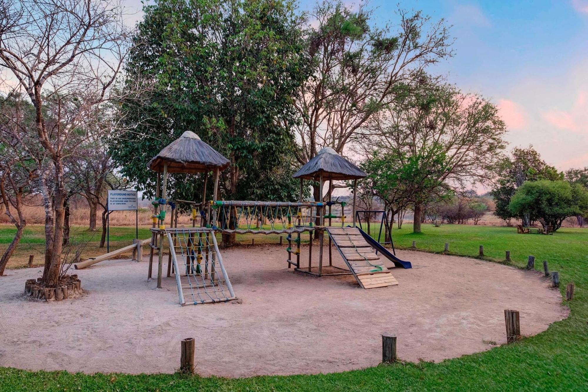 Protea Hotel By Marriott Lusaka Safari Lodge Exterior photo