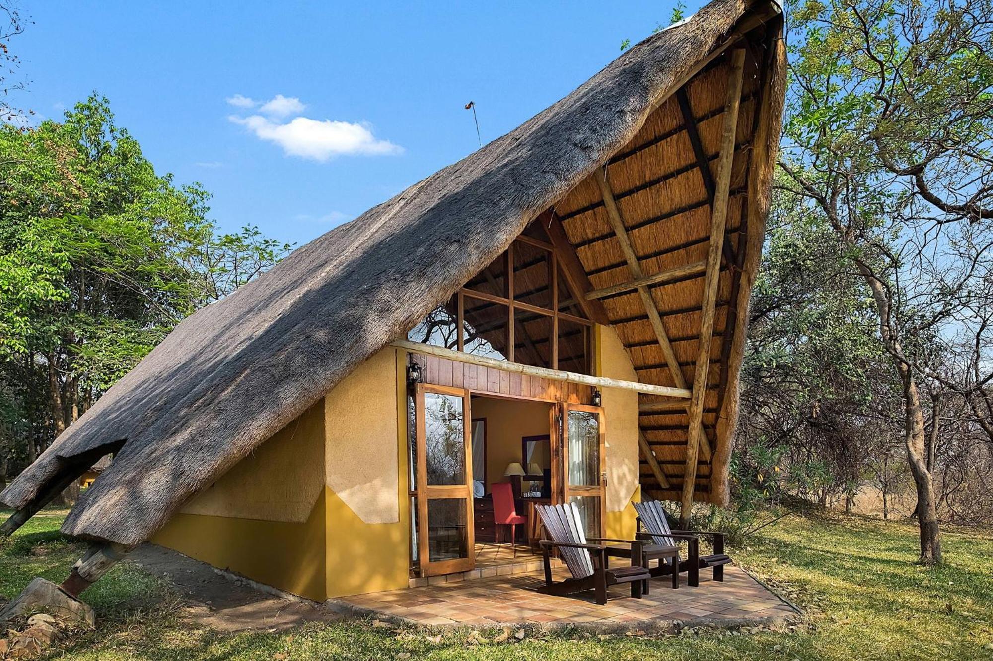 Protea Hotel By Marriott Lusaka Safari Lodge Exterior photo