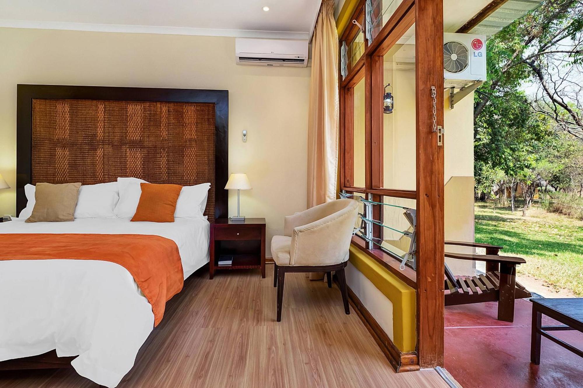 Protea Hotel By Marriott Lusaka Safari Lodge Exterior photo
