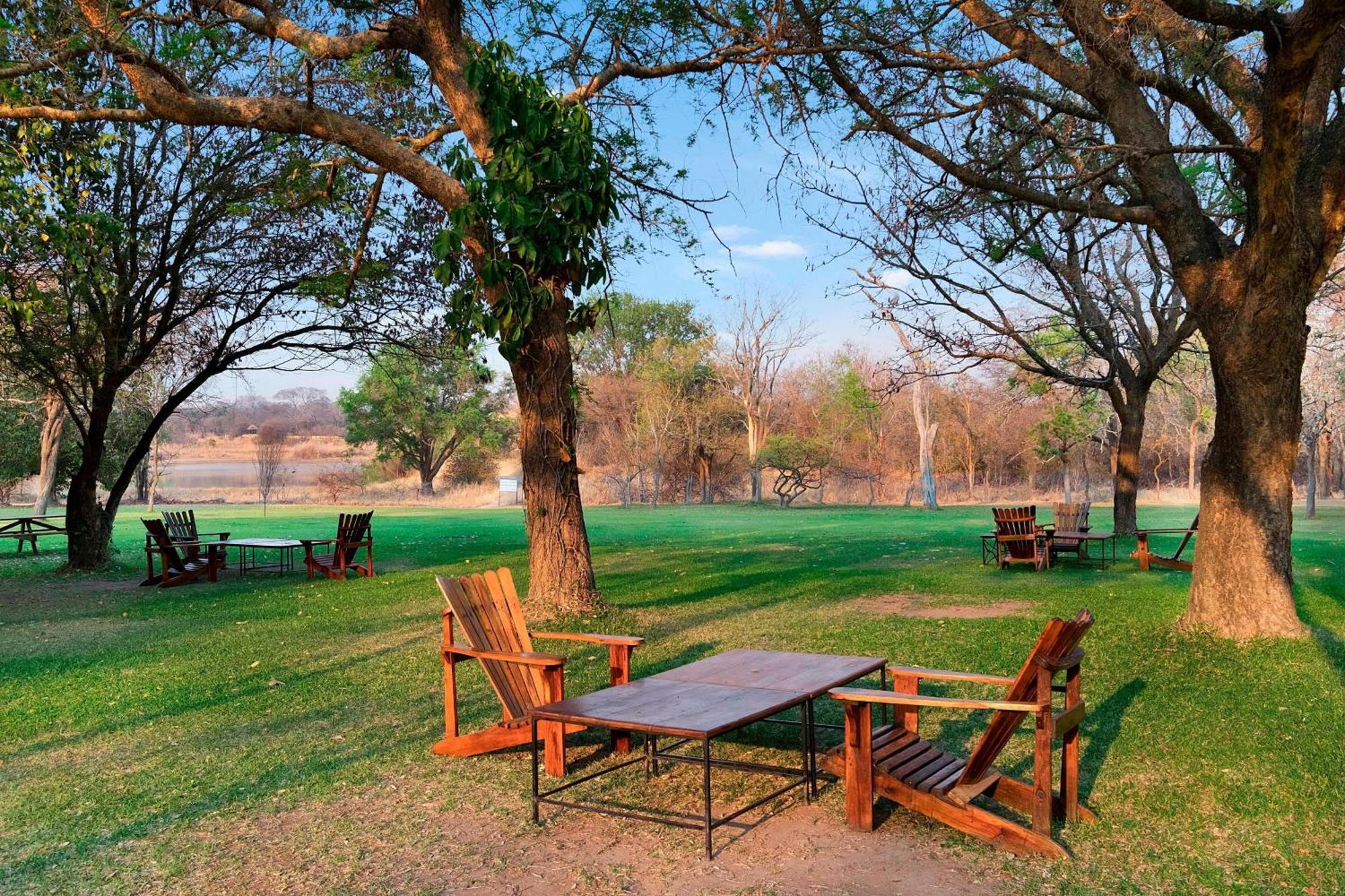 Protea Hotel By Marriott Lusaka Safari Lodge Exterior photo